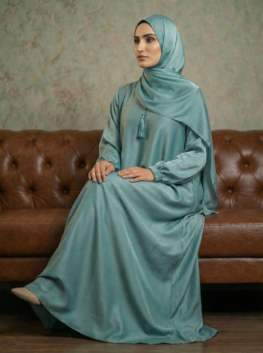 Nayra – Textured Plain Abaya