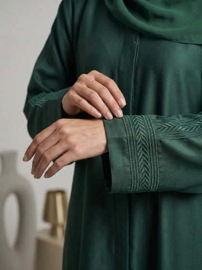 Zehara – Embroidered Abaya