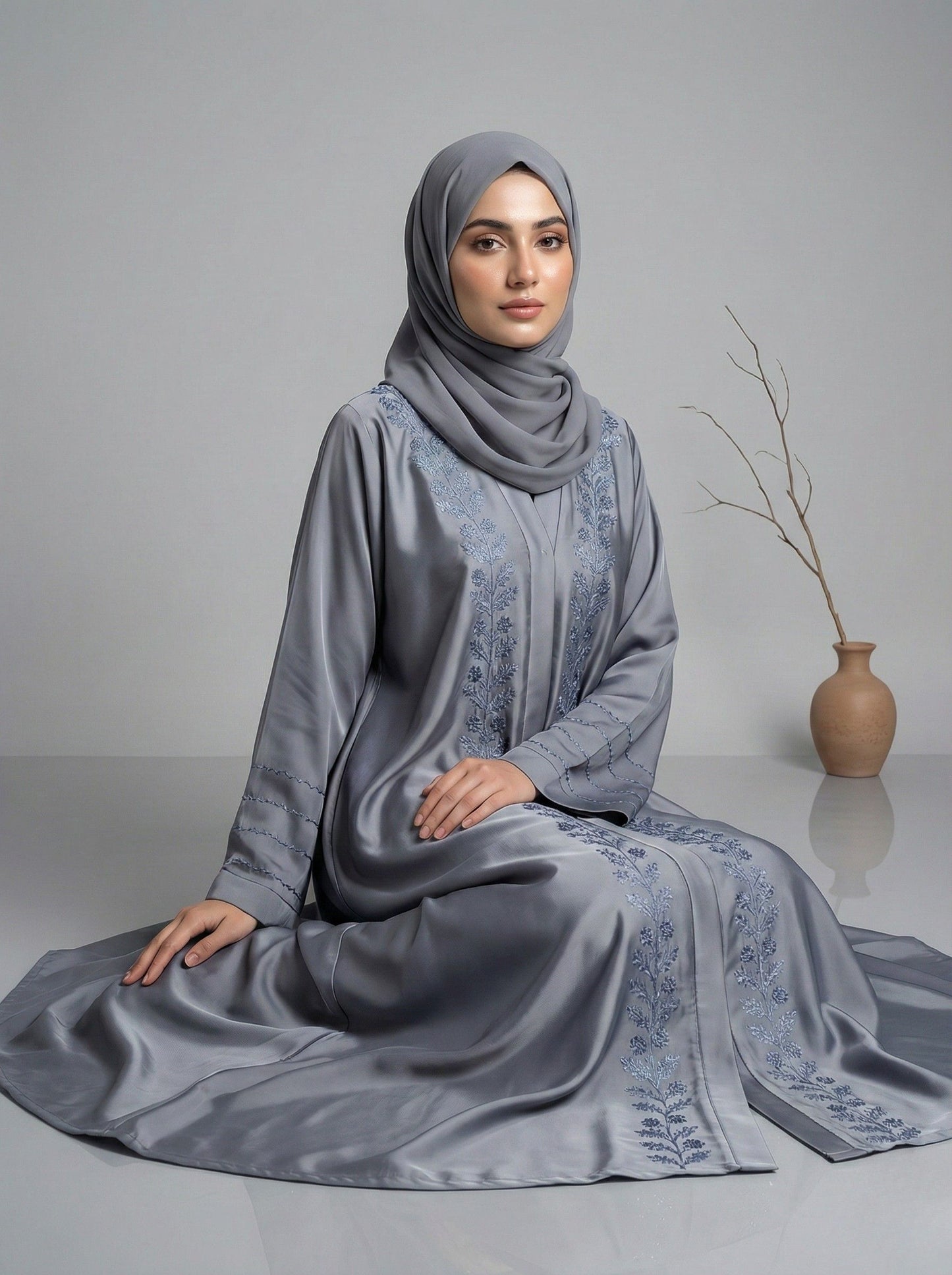 Silvaré – Embroidered Abaya