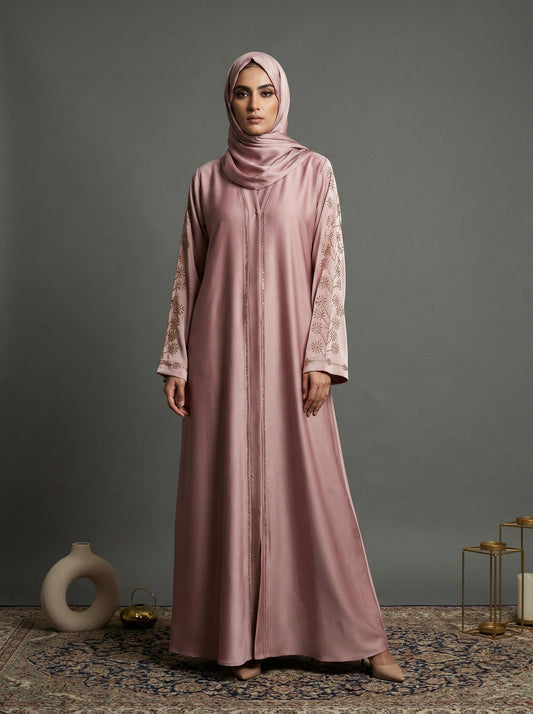 LÉYARA – Golden Stone Work