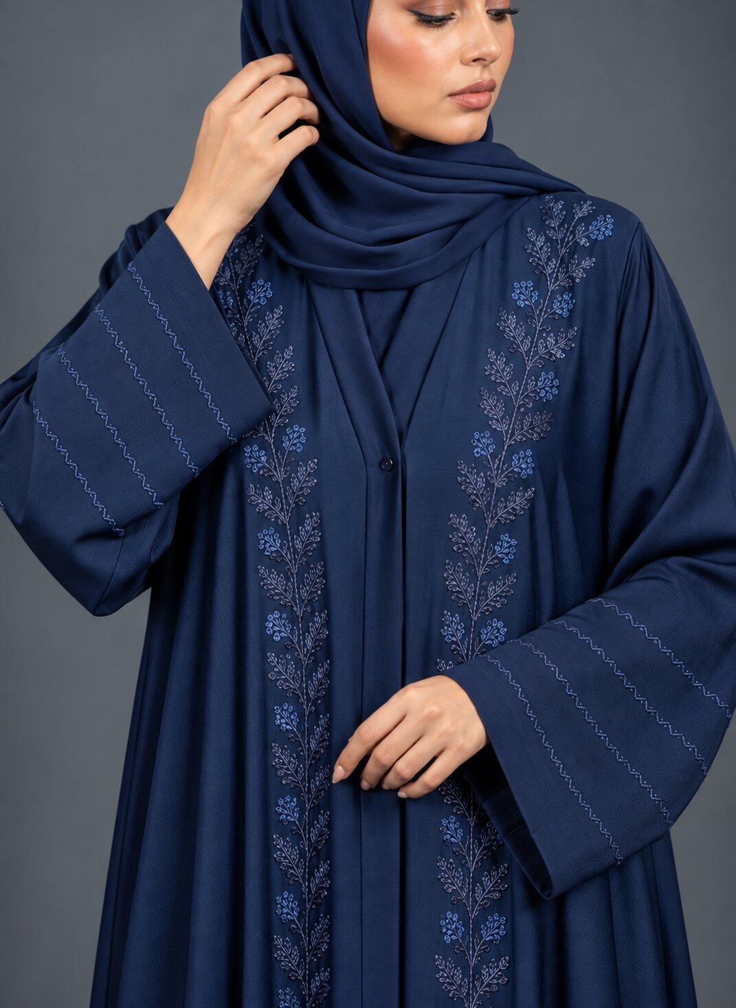 Lumirelle – Embroidered Abaya