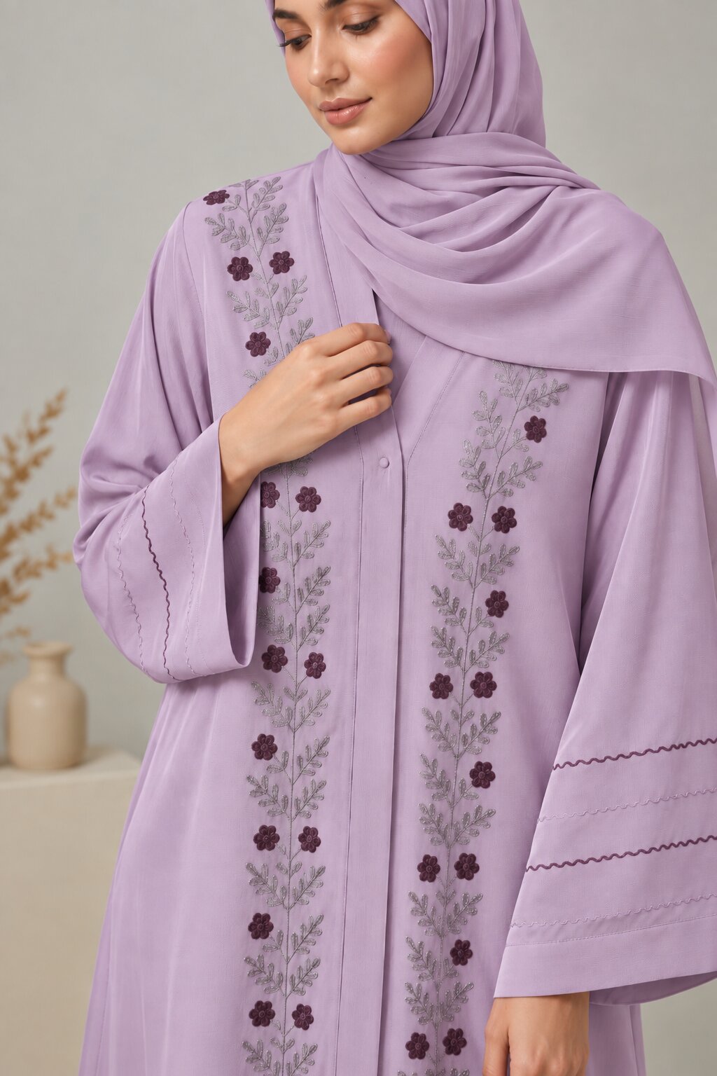 Miraluxe – Embroidered Abaya