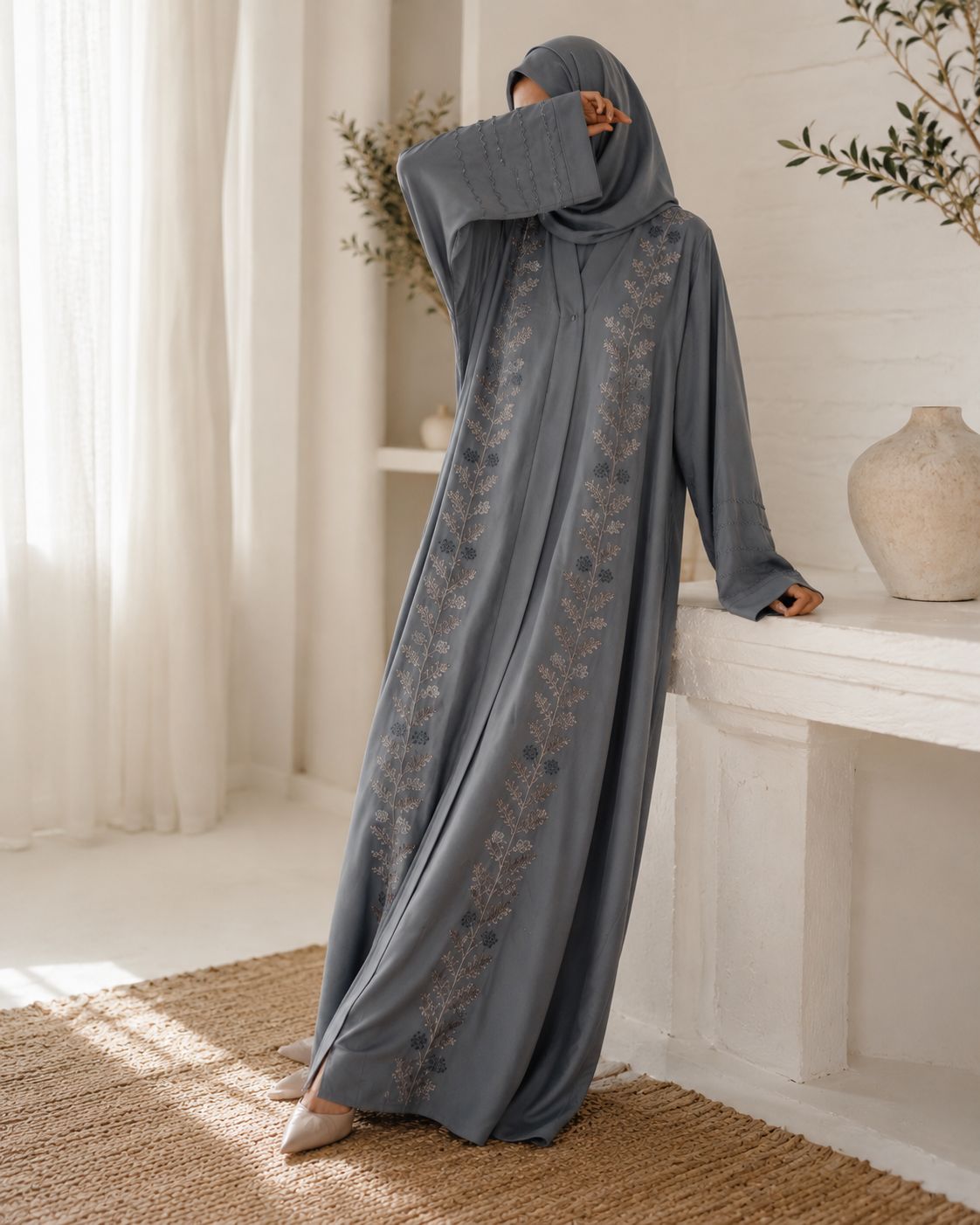 Silvaré – Embroidered Abaya