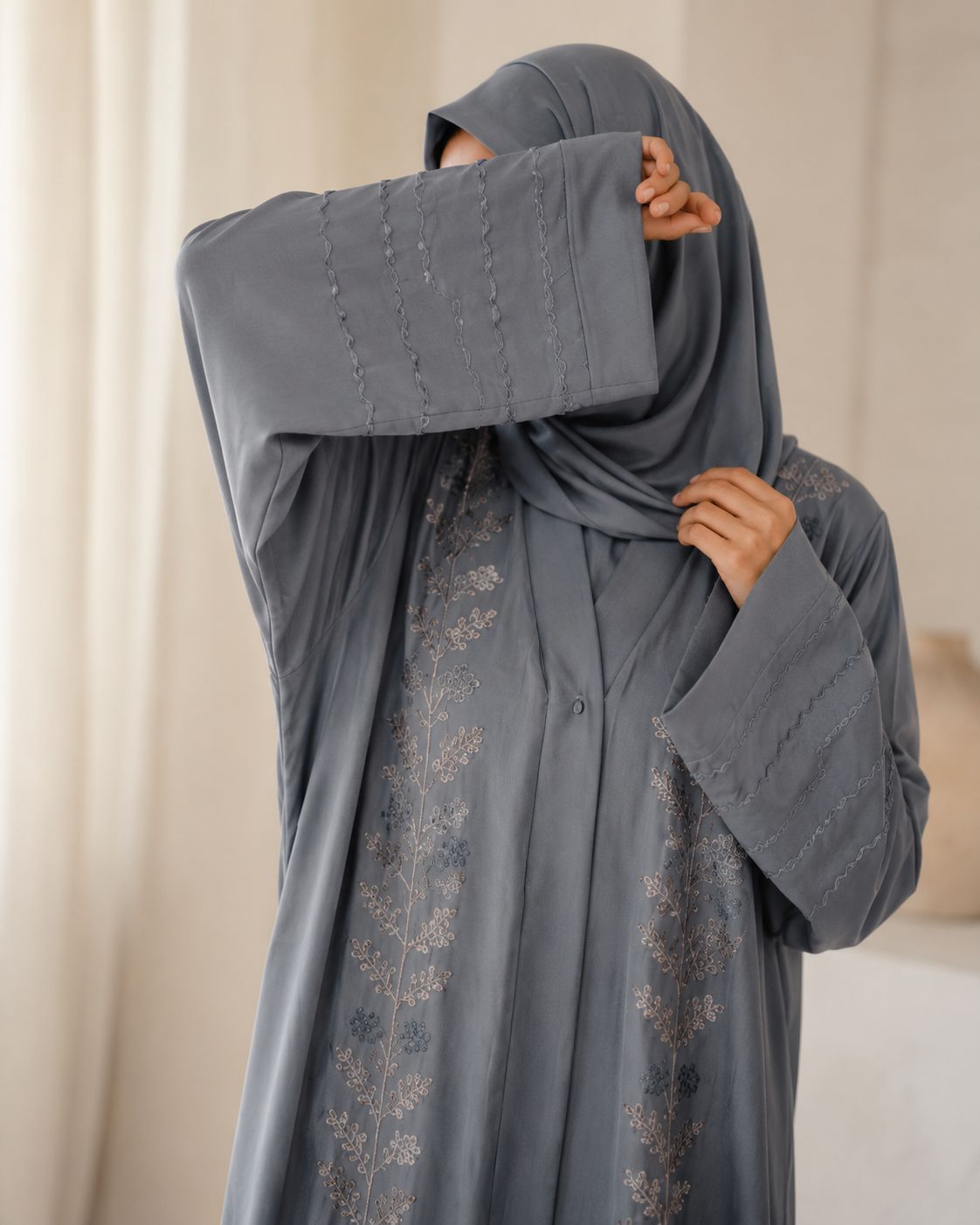 Silvaré – Embroidered Abaya