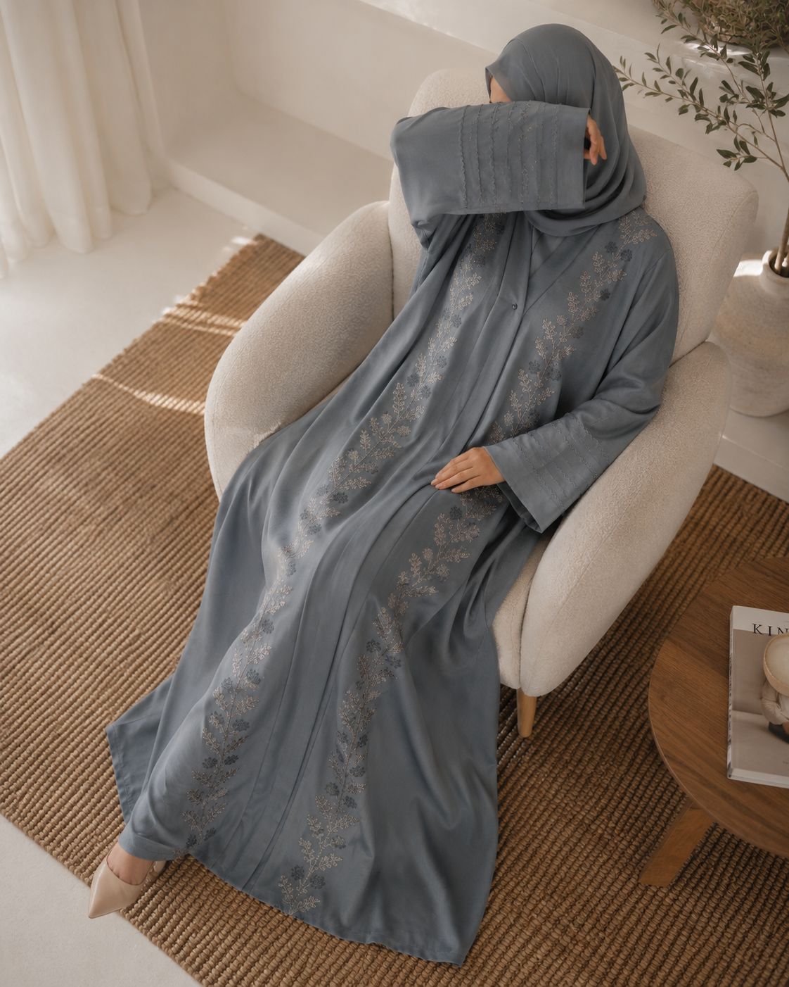Silvaré – Embroidered Abaya
